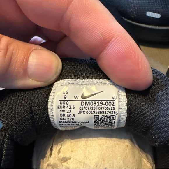 Nike Downshifter 12 4E Men’s 9 / Women’s 10.5 - Picture 8 of 10